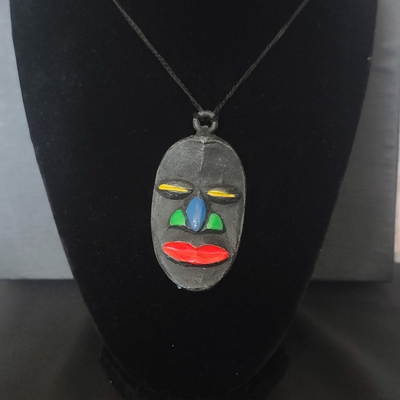 Lot of 3 1930s Polynesian Maori Mask Pendants - Picture 2 of 7